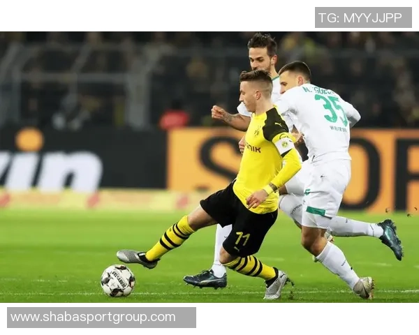 多特蒙德率先打破僵局本塞拜尼任意球混战中破门领先弗赖堡