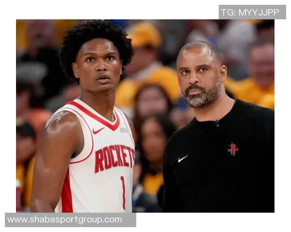 乌度卡称赞小贾表现出色关键时刻命中三分助力球队逆转胜利