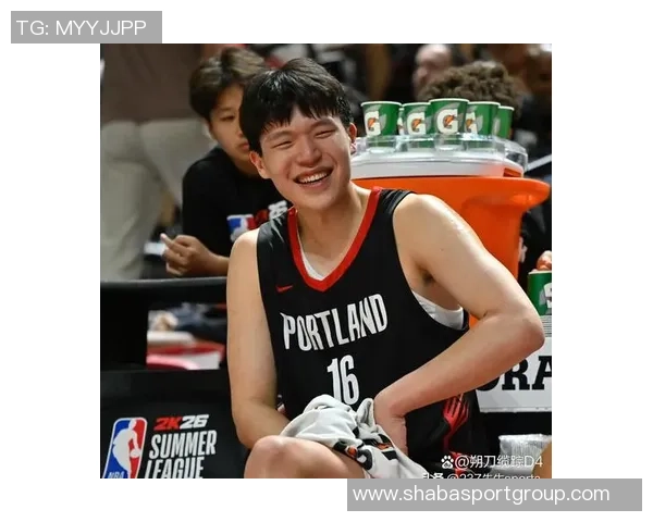 开拓者媒体人杨瀚森倒地为何裁判未暂停比赛关注球员安全