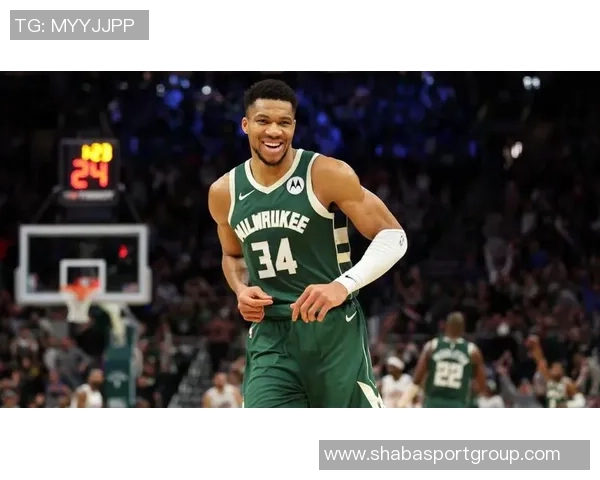 字母哥新冠康复后重返雄鹿训练营开展无对抗训练备战新赛季